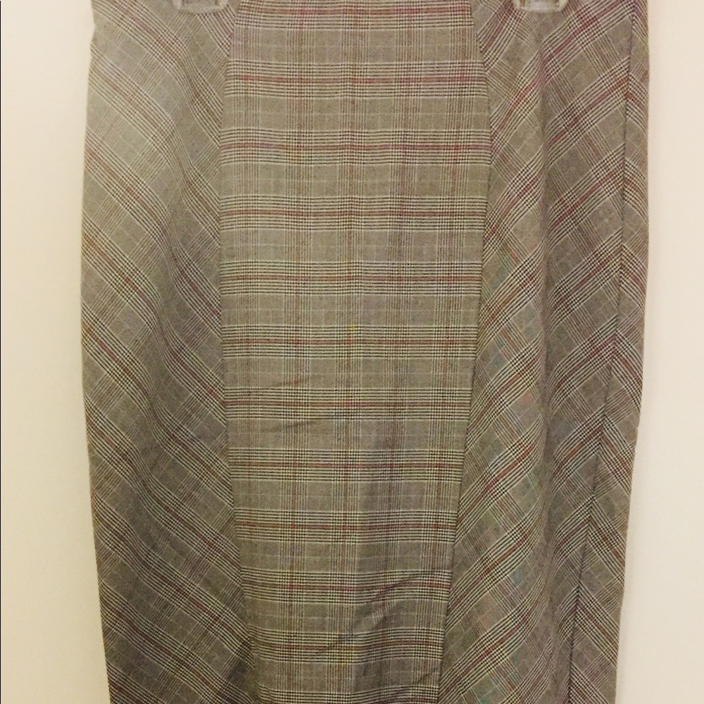 Plaid gray skirt